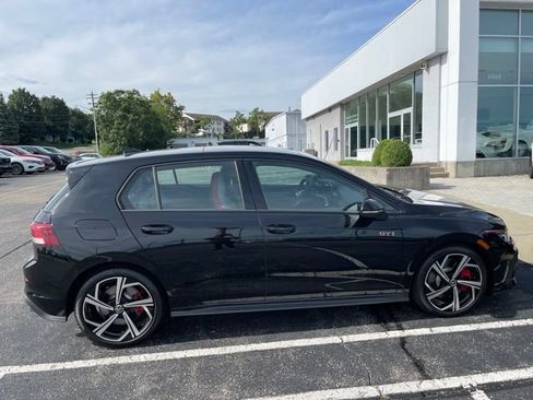 Used 2026 Volkswagen GTI SE FWD image 3