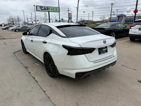 Used 2022 Nissan Altima 2.5 SR w/ Midnight Edition Package image 9