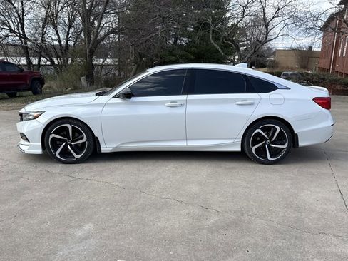 Used 2020 Honda Accord Sport image 3