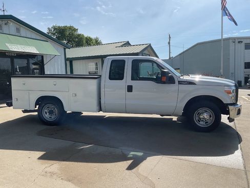 Used 2015 Ford F250 XL w/ Power Equipment Group RWD image 2