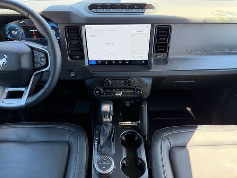 Used 2025 Ford Bronco Badlands AWD/4WD image 12