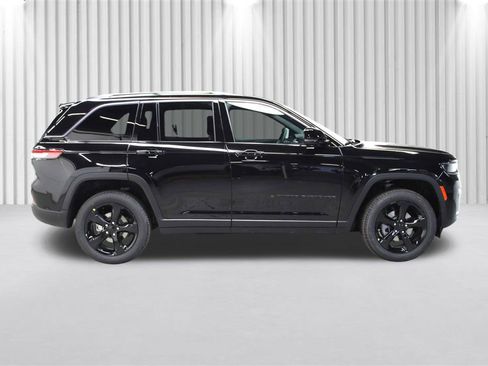 New 2026 Jeep Grand Cherokee Limited w/ Limited Altitude Package image 2