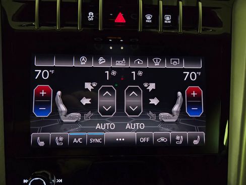 Used 2020 Lamborghini Urus AWD/4WD image 29