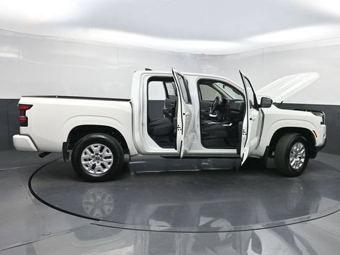 Used 2024 Nissan Frontier SV w/ SV Convenience Package AWD/4WD image 39