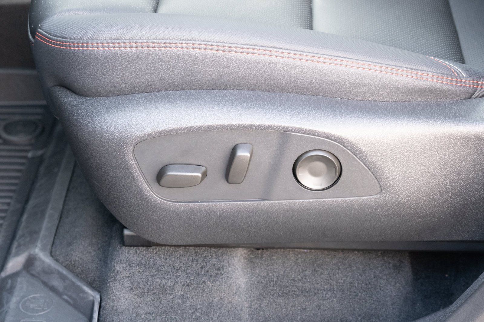 Used 2026 Chevrolet Traverse RS AWD/4WD image 10