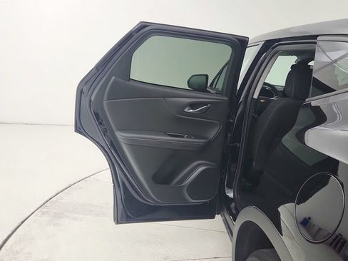 Used 2025 Chevrolet Blazer LT FWD image 21