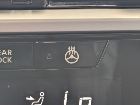 Used 2024 Nissan Pathfinder Platinum w/ Cargo Package image 35