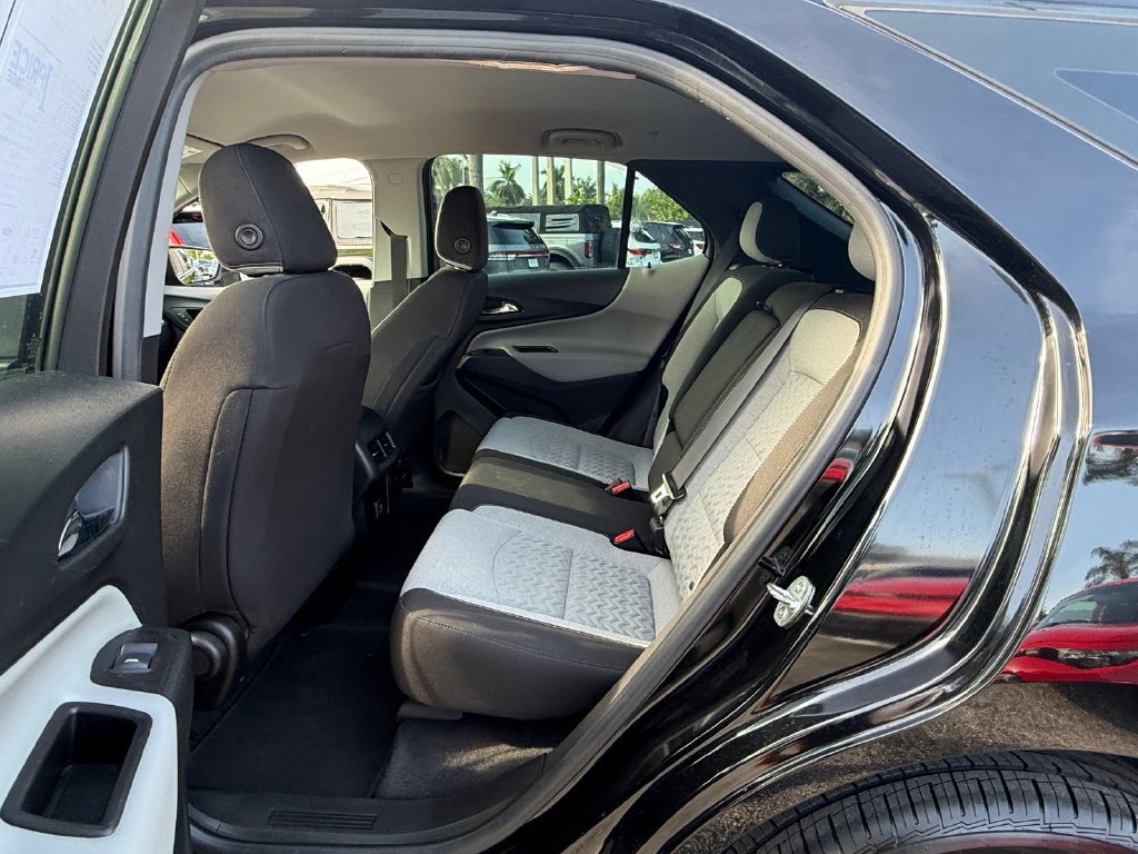 Used 2022 Chevrolet Equinox LS FWD image 11