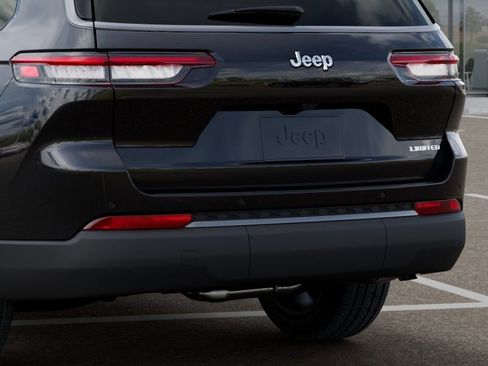 New 2026 Jeep Grand Cherokee L Limited w/ Limited Altitude Package RWD image 13