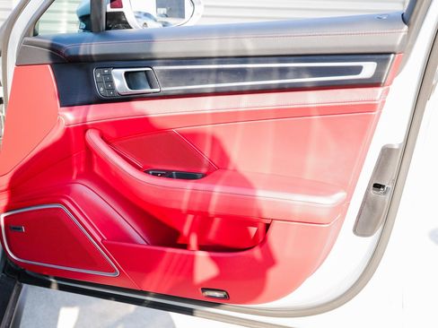 Certified 2023 Porsche Panamera Platinum Edition image 26