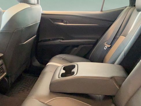 Used 2025 Toyota Camry SE FWD image 31