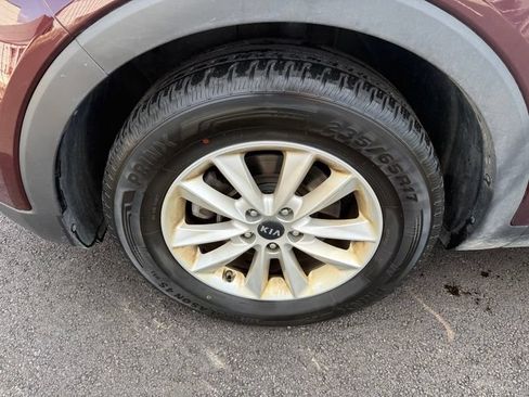 Used 2019 Kia Sorento FWD image 15