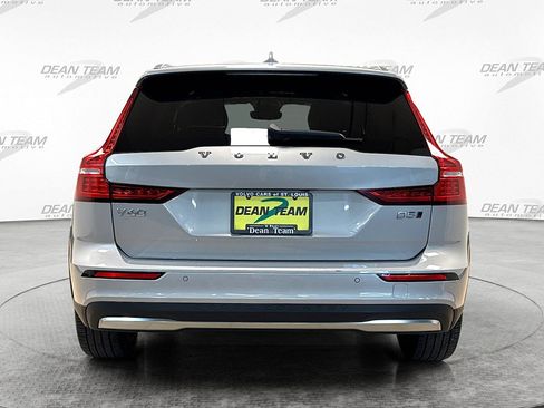 Used 2025 Volvo V60 B5 Cross Country Plus AWD/4WD image 8