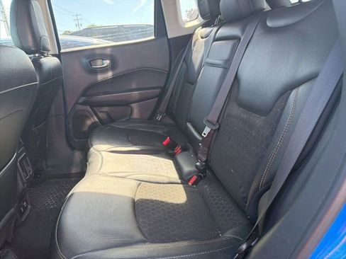 Used 2019 Jeep Compass Latitude w/ Cold Weather Group AWD/4WD image 9