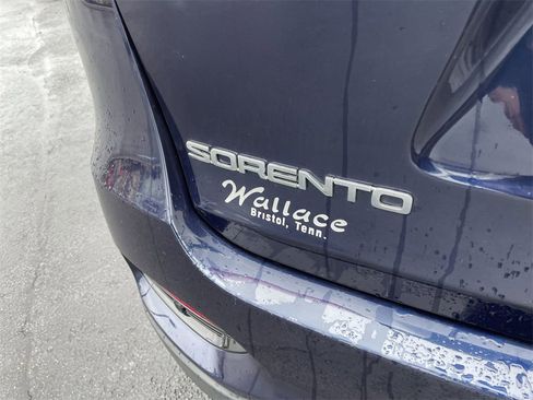 Used 2020 Kia Sorento LX w/ LX I4 Convenience Package image 7