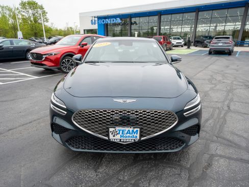 Used 2025 Genesis G70 2.5T RWD image 2