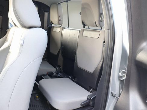 Used 2018 Toyota Tacoma SR5 image 14