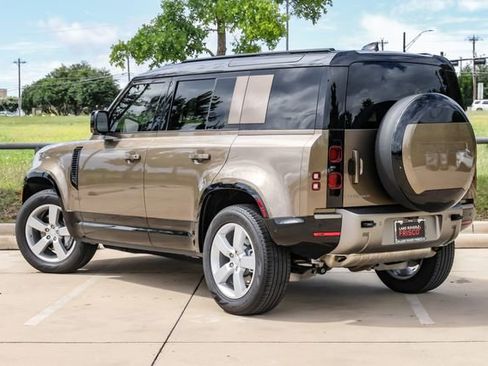 Used 2025 Land Rover Defender 110 X-Dynamic SE AWD/4WD image 13