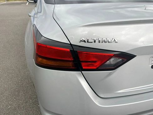 Used 2022 Nissan Altima 2.5 SV FWD image 7