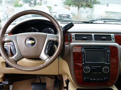 Used 2013 Chevrolet Silverado 3500 LTZ image 16