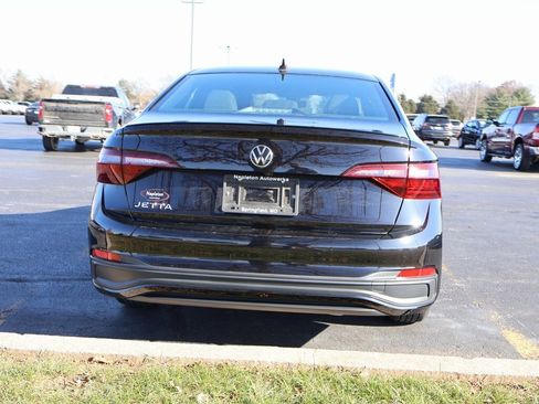Used 2023 Volkswagen Jetta Sport image 14