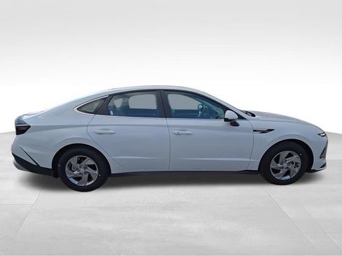 New 2026 Hyundai Sonata SE FWD image 9