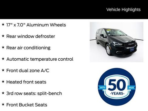 Used 2024 Chrysler Pacifica Touring-L FWD image 11