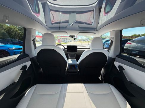 Used 2026 Tesla Model Y Long Range image 24