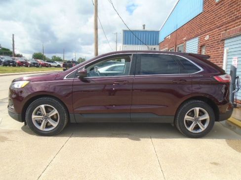 Used 2021 Ford Edge SEL w/ Convenience Package FWD image 2