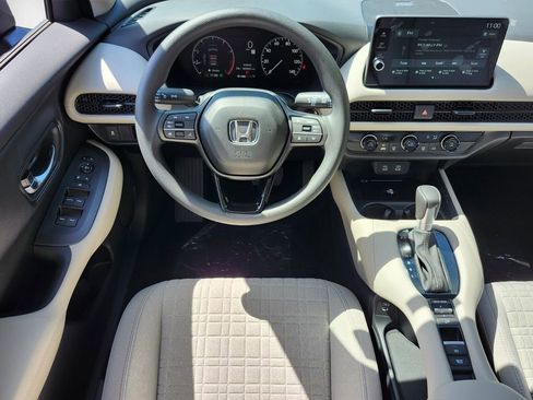 New 2026 Honda HR-V LX image 8