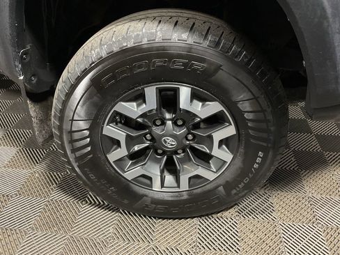 Used 2020 Toyota Tacoma TRD Off-Road image 33