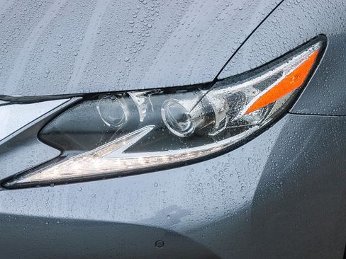 Used 2017 Lexus ES 300h image 5