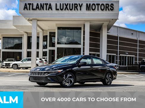 Used 2025 Hyundai Elantra Sport FWD image 3