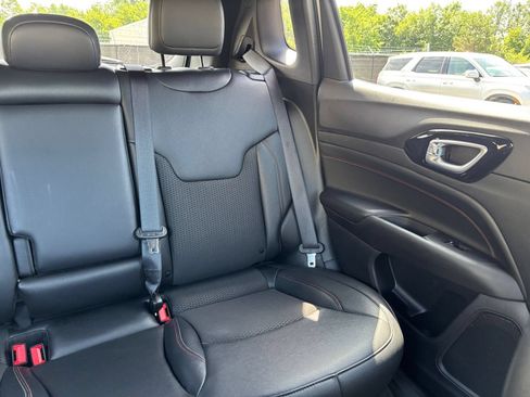 Used 2025 Jeep Compass Trailhawk AWD/4WD image 32