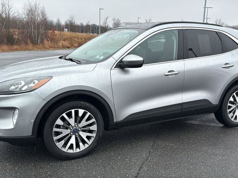 Used 2022 Ford Escape Titanium AWD/4WD image 12
