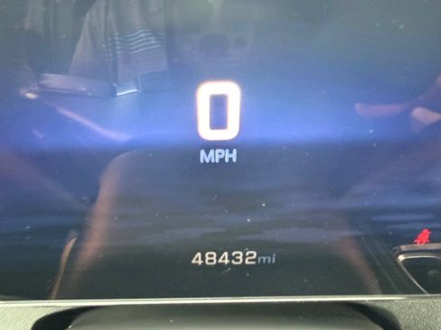 Used 2025 Chevrolet Traverse LT FWD image 15