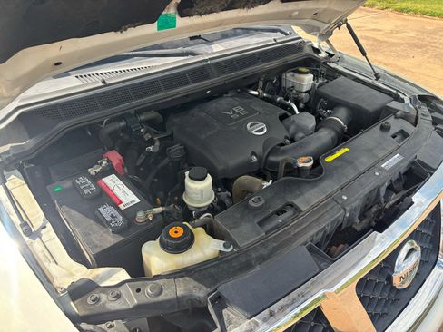 Used 2011 Nissan Armada SV image 27