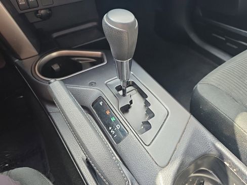 Used 2018 Toyota RAV4 LE image 20