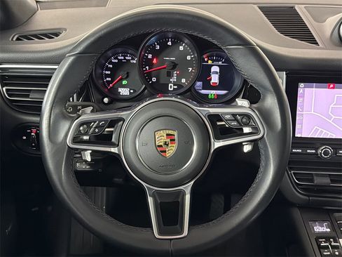 Used 2021 Porsche Macan image 26