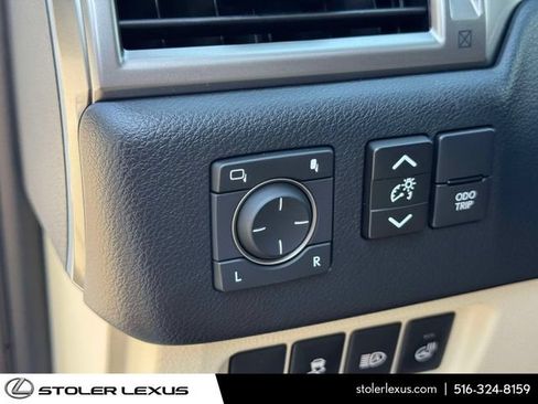 Used 2023 Lexus GX 460 Premium w/ Premium Package AWD/4WD image 27