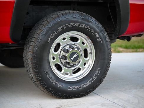 Used 2006 GMC Sierra 2500 SLT w/ Heavy-Duty Power Package AWD/4WD image 14
