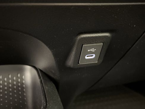 Used 2025 Toyota Corolla LE image 34