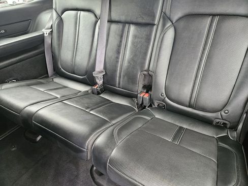 Used 2025 Jeep Wagoneer Series II w/ 8-Passenger Seating Package AWD/4WD image 20