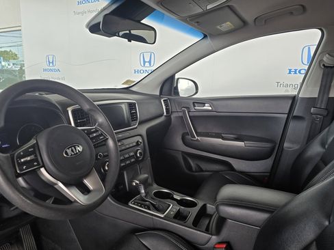 Used 2021 Kia Sportage LX image 9