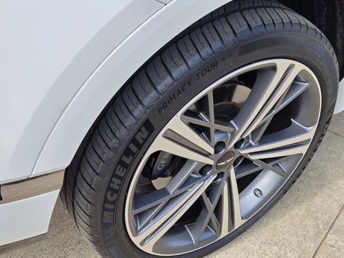 Used 2026 Genesis GV80 3.5T e-SC AWD/4WD image 7