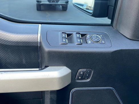 Used 2019 Ford F150 Lariat image 23