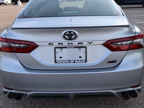 Used 2022 Toyota Camry XSE FWD image 4