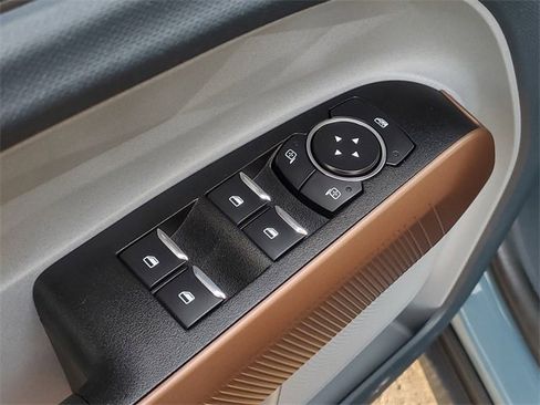 Certified 2022 Ford Maverick Lariat w/ Lariat Luxury Package image 9