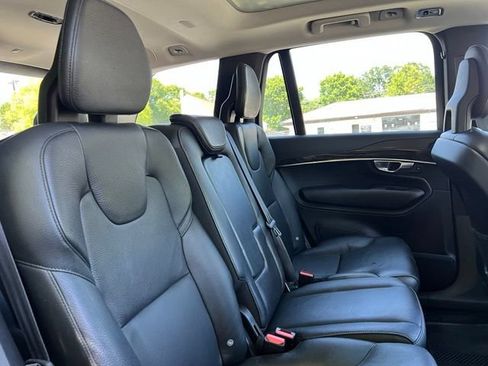 Used 2018 Volvo XC90 T6 Momentum w/ Momentum Plus Package AWD/4WD image 21