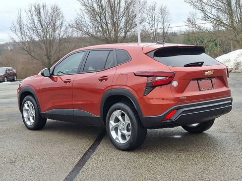 Certified 2024 Chevrolet Trax LS w/ LS Convenience Package image 4